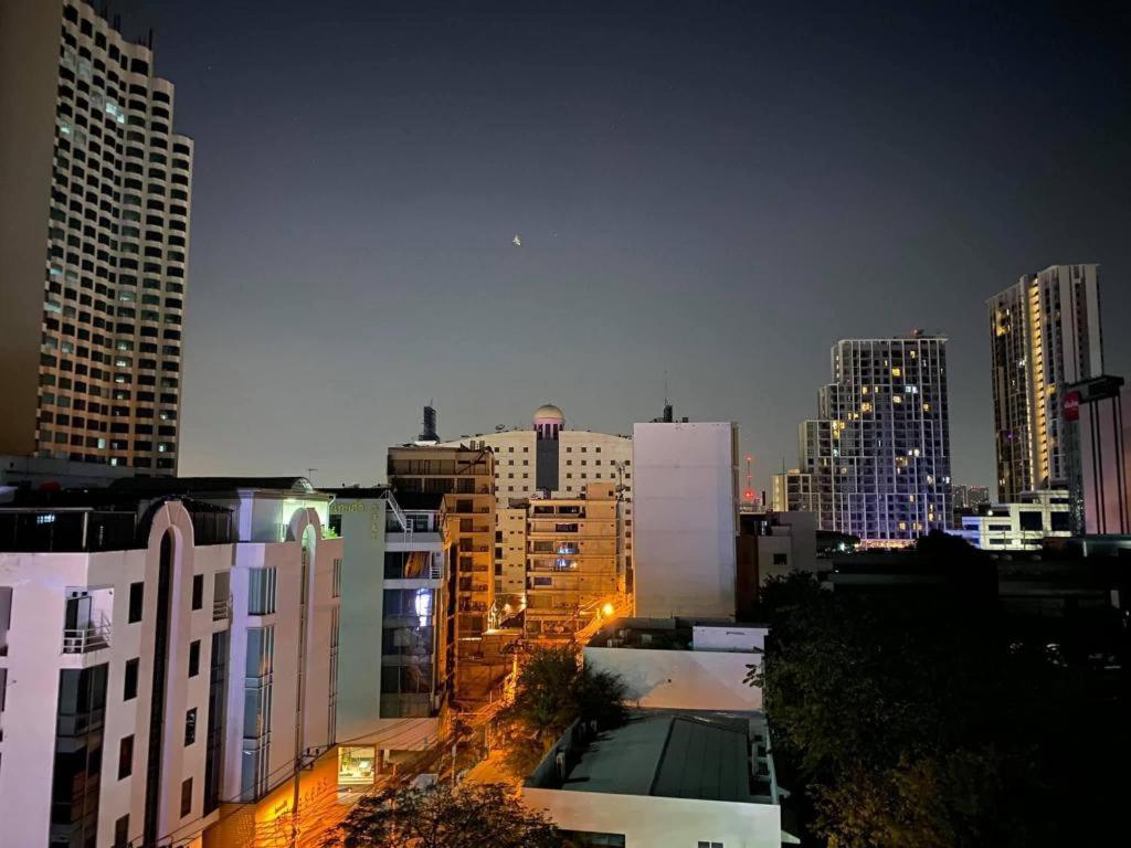 Rest@Ratchada Hotel Bangkok Exterior photo